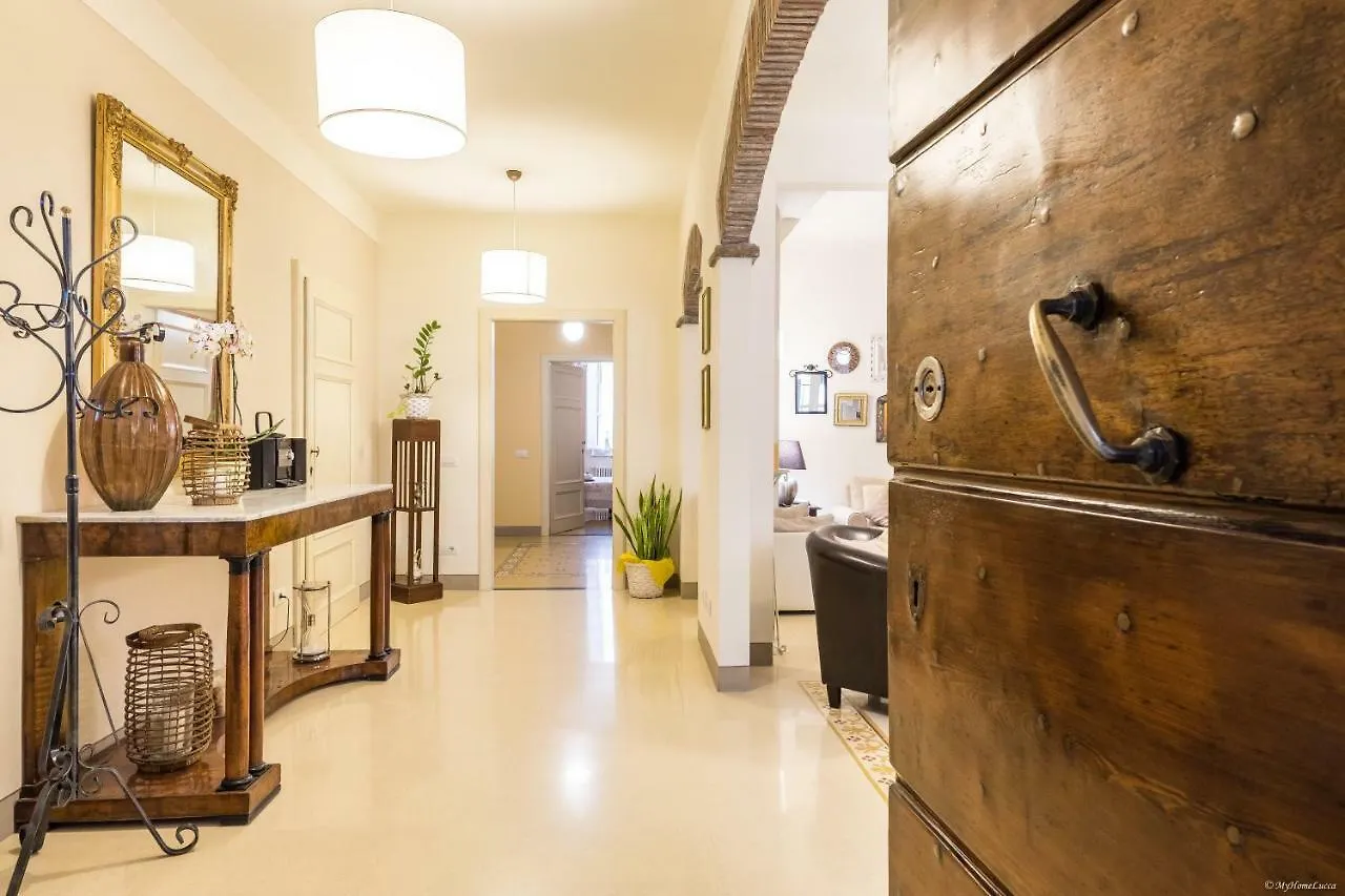La Delizia Central Apartment Lucca İtalya